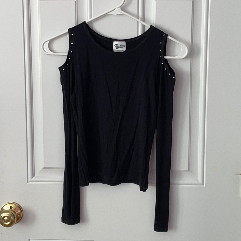 Bare shoulder dress tee